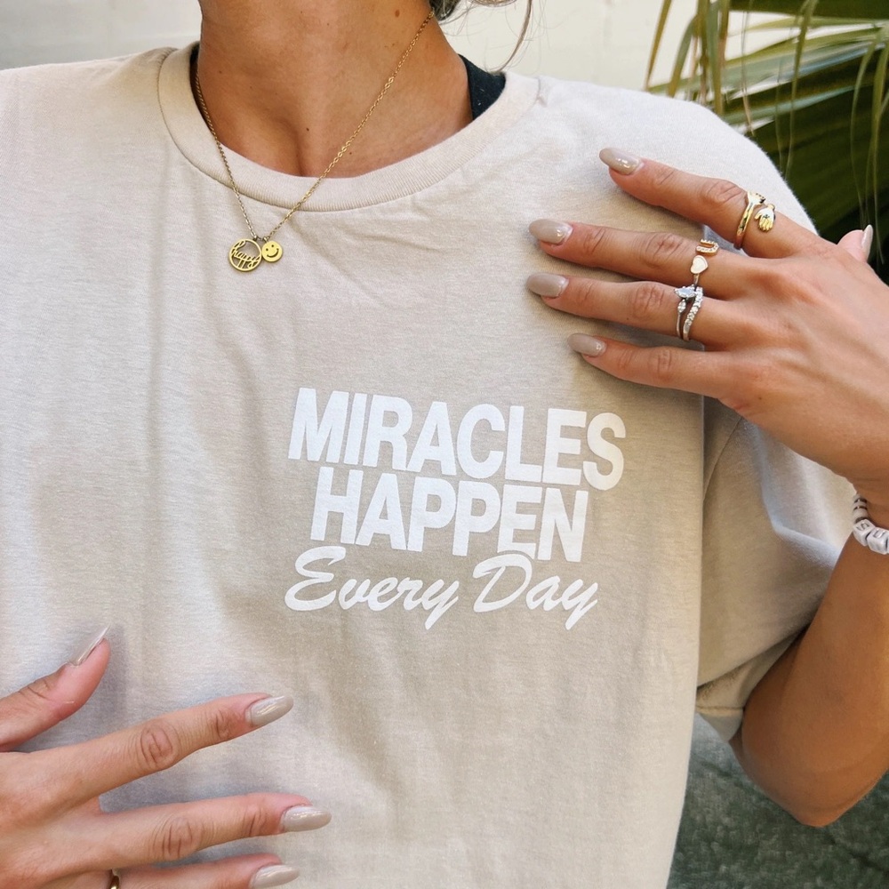 HWLF Miracles Happen Graphic T-Shirt
